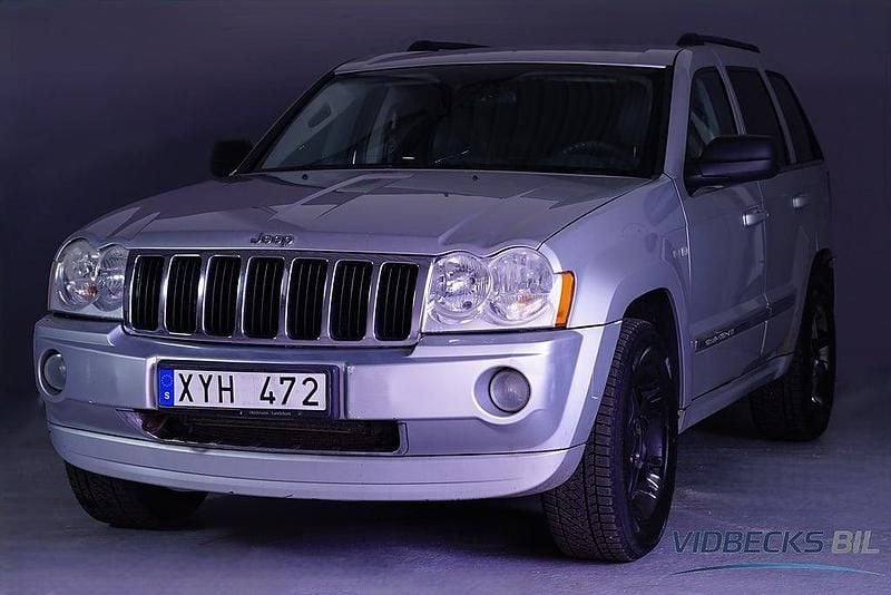 Begagnad Jeep Grand Cherokee Limited 218 HK (160 kW) 2005 Silver SUV