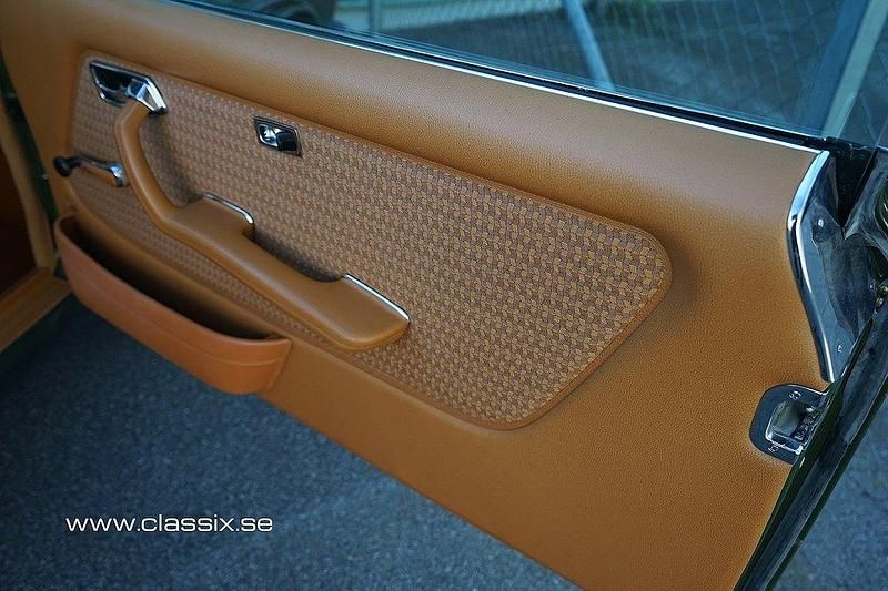 Begagnad Mercedes 280 156 HK (114 kW) 1977 Grön Sportkupé