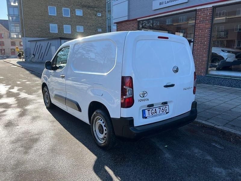 Begagnad Toyota Proace City City 102 HK (75 kW) 2021 Vit Minibuss
