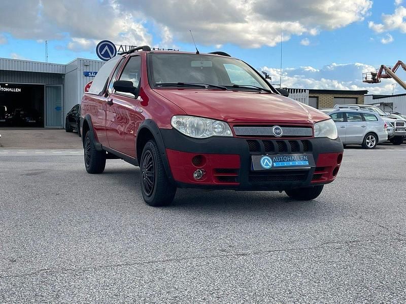 Röd Begagnad 2008 Fiat Strada Van | 42 900 kr - Bild 1/4