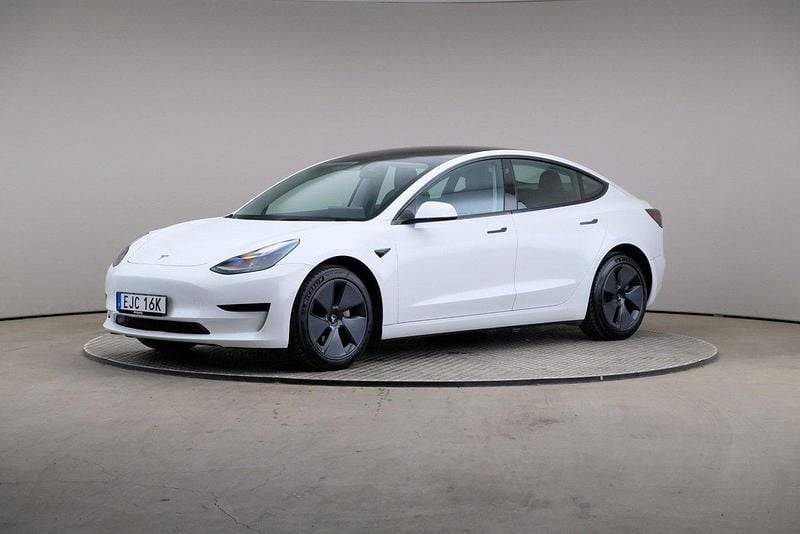 Vit (standard) Begagnad 2022 Tesla Model 3 Standard Range Sedan | 259 000 kr (Superpris) - Bild 1/4