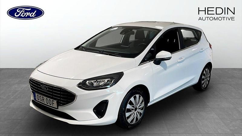 Vit (white) Begagnad 2023 Ford Fiesta Titanium Halvkombi | 174 900 kr (Marknadspris) - Bild 1/4
