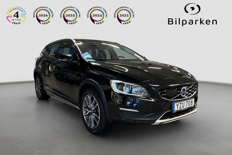 Svart Begagnad 2017 Volvo V60 CC Standard Kombi | 169 990 kr (Marknadspris) - Bild 1/4