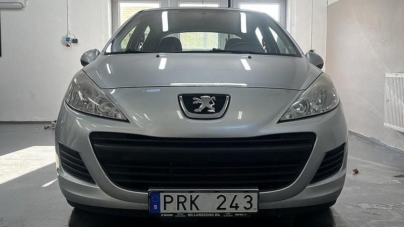 Begagnad Peugeot 207 90 HK (66 kW) 2009 Grå Halvkombi