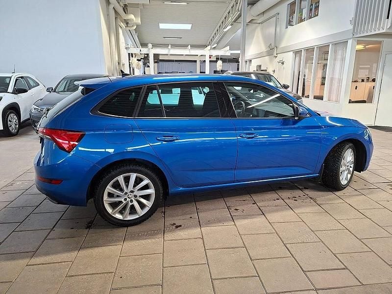 Begagnad Skoda Scala Dynamic 150 HK (110 kW) 2020 Race blue metallic Halvkombi