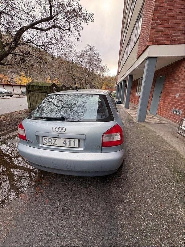 Begagnad Audi A3 102 HK (75 kW) 2002 Blå Halvkombi