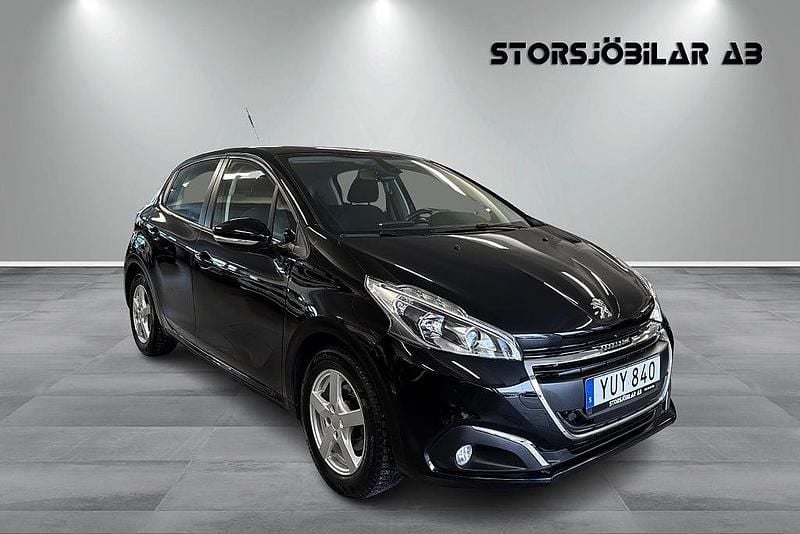 Svart Begagnad 2017 Peugeot 208 Halvkombi | 94 000 kr (Marknadspris) - Bild 1/4
