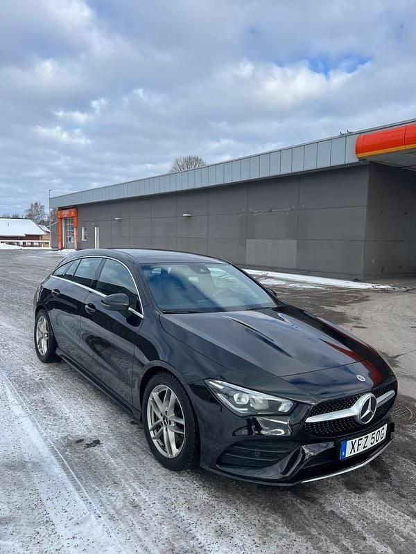Begagnad Mercedes CLA200 Shooting Brake 163 HK (119 kW) 2021 Svart Kombi