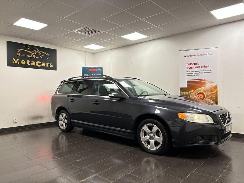 Grå Begagnad 2010 Volvo V70 Momentum Kombi | 99 900 kr (Marknadspris) - Bild 1/4