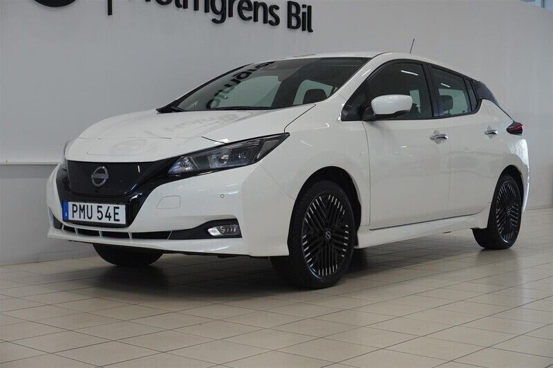 Okänd Begagnad 2023 Nissan Leaf Acenta Halvkombi | 239 900 kr (Marknadspris) - Bild 1/4