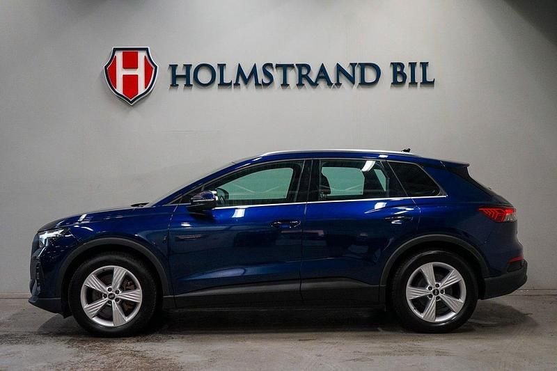 Blå Begagnad 2023 Audi Q4 e-tron Proline SUV | 389 800 kr (Superpris) - Bild 1/4