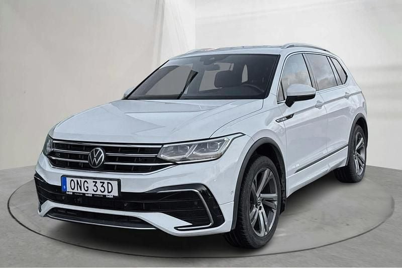 Vit Begagnad 2022 VW Tiguan Allspace R-line SUV | 260 000 kr (Superpris) - Bild 1/4