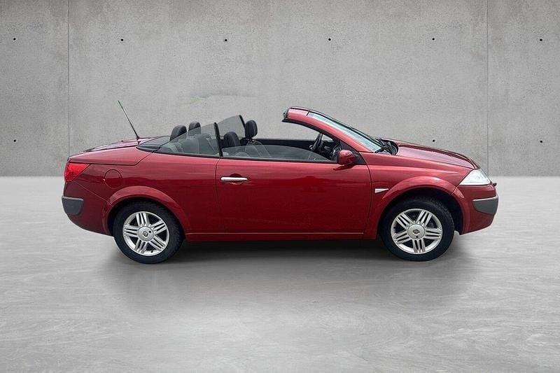 Röd Begagnad 2006 Renault Mégane Cabriolet Cab | 24 900 kr (Bra pris) - Bild 1/4