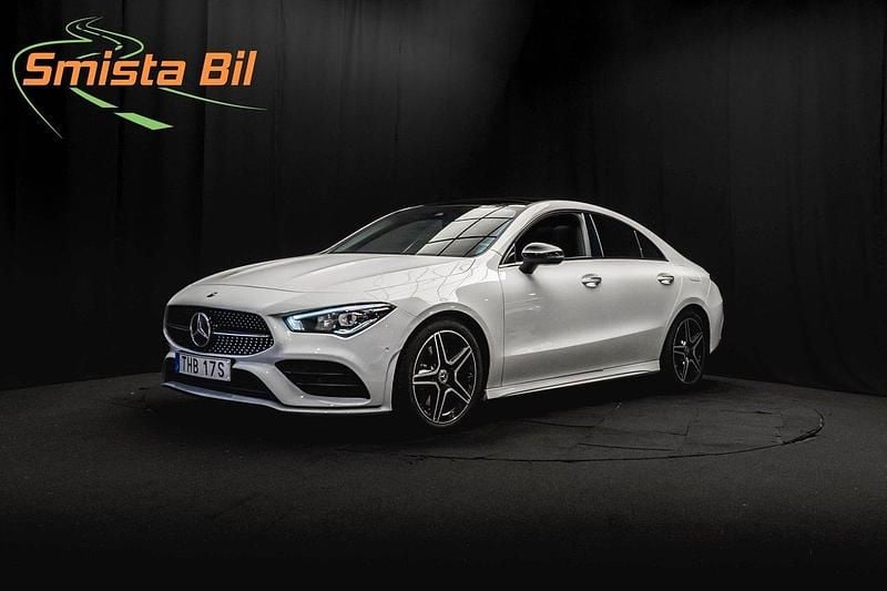 Vit Begagnad 2019 Mercedes CLA220 AMG Sedan | 318 700 kr (Marknadspris) - Bild 1/3