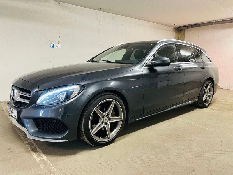 Grå Begagnad 2016 Mercedes C220 AMG line Kombi | 195 000 kr (Marknadspris) - Bild 1/4