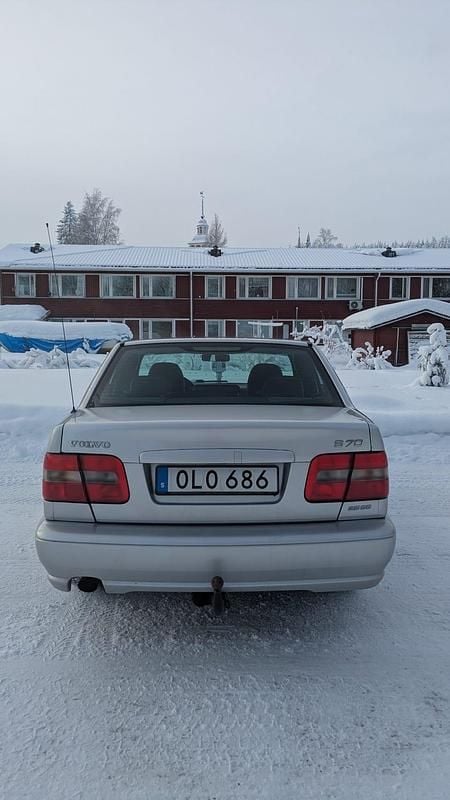 Begagnad Volvo S70 144 HK (105 kW) 1998 Ljusgrå/silver Sedan