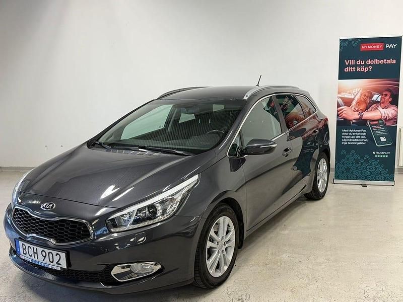 Grå Begagnad 2014 Kia Ceed Sportswagon Comfort Kombi | 78 400 kr (Marknadspris) - Bild 1/3
