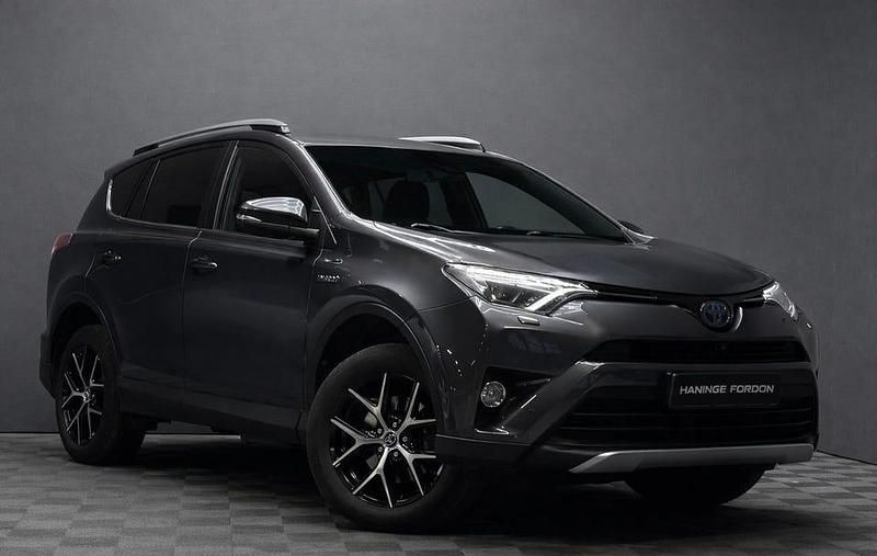 Begagnad Toyota RAV4 Hybrid Active 197 HK (144 kW) 2016 Grå SUV