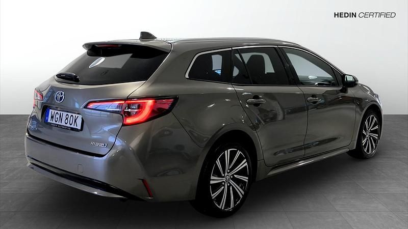 Begagnad Toyota Corolla 122 HK (89 kW) 2022 Grön Kombi