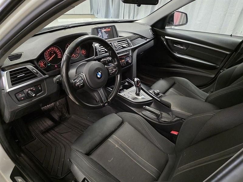 Begagnad BMW 320 Sport Line 190 HK (139 kW) 2015 Vit Kombi