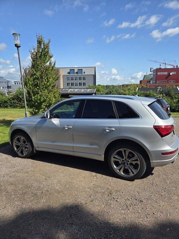 Silver Begagnad 2014 Audi Q5 Design SUV | 190 000 kr (Marknadspris) - Bild 1/4