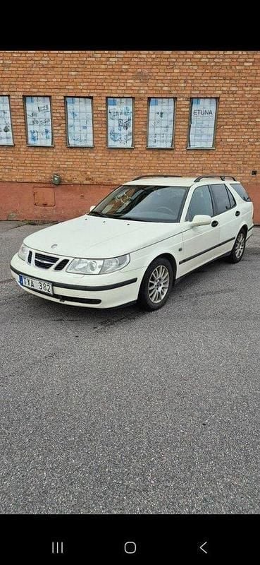 Vit Begagnad 2003 Saab 9-5 Kombi | 14 900 kr (Marknadspris) - Bild 1/4