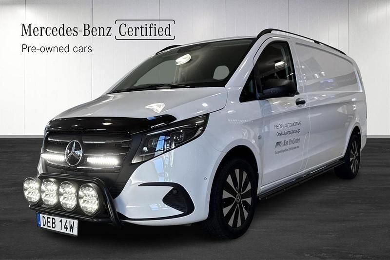 Svart Begagnad 2024 Mercedes Vito Minibuss | 539 900 kr (Marknadspris) - Bild 1/4