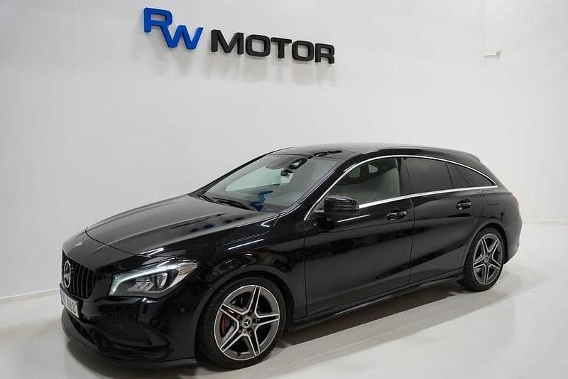 Svart Begagnad 2018 Mercedes CLA200 Shooting Brake AMG Kombi | 184 800 kr (Bra pris) - Bild 1/4
