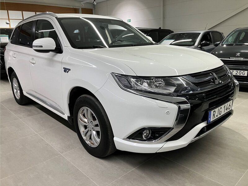 Vit Begagnad 2017 Mitsubishi Outlander P-HEV Edition SUV | 199 900 kr (Marknadspris) - Bild 1/4