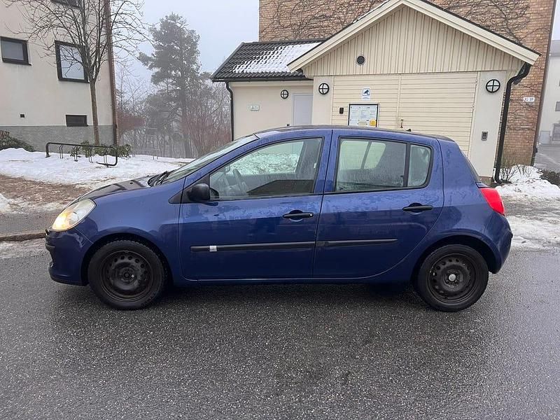 Begagnad Renault Clio R.S. 75 HK (55 kW) 2008 Halvkombi