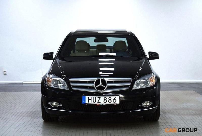 Svart Begagnad 2009 Mercedes C180 Avantgarde Sedan | 109 900 kr (Lite dyr) - Bild 1/4