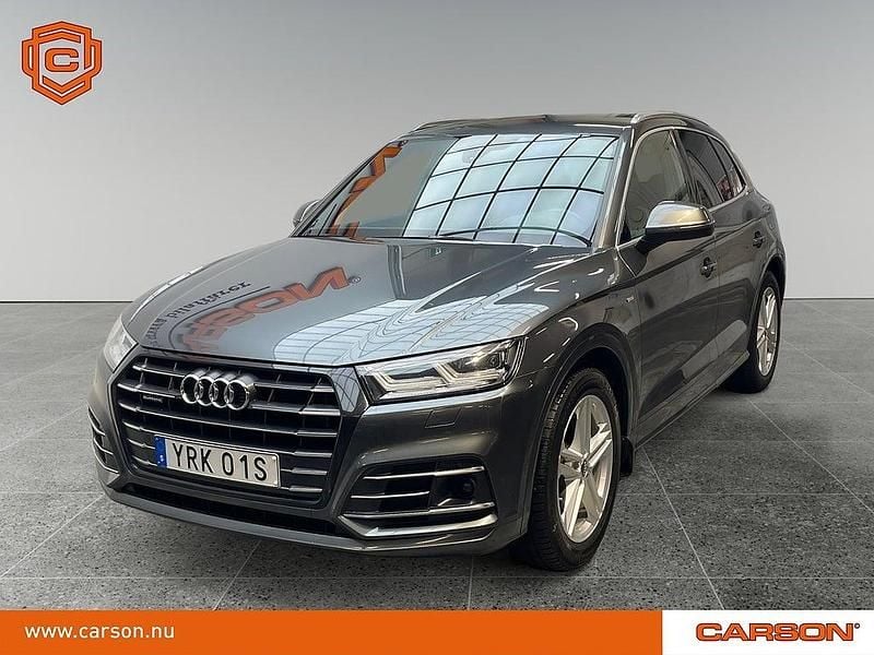 Grå Begagnad 2020 Audi Q5 SUV | 289 900 kr (Marknadspris) - Bild 1/4