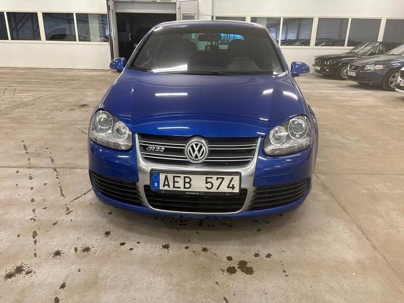Begagnad VW Golf V R 250 HK (183 kW) 2007 Blå Halvkombi