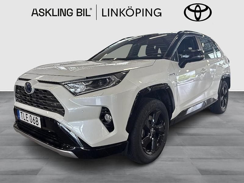 Vit Begagnad 2021 Toyota RAV4 Hybrid Style SUV | 399 000 kr (Marknadspris) - Bild 1/3
