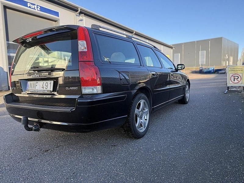 Begagnad Volvo V70 Kinetic 170 HK (125 kW) 2007 Svart Kombi