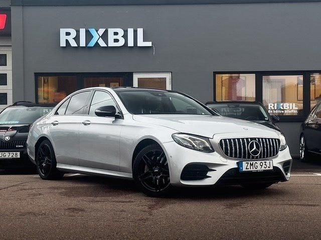 Silver Begagnad 2019 Mercedes E220 AMG Sedan | 289 900 kr (Marknadspris) - Bild 1/4