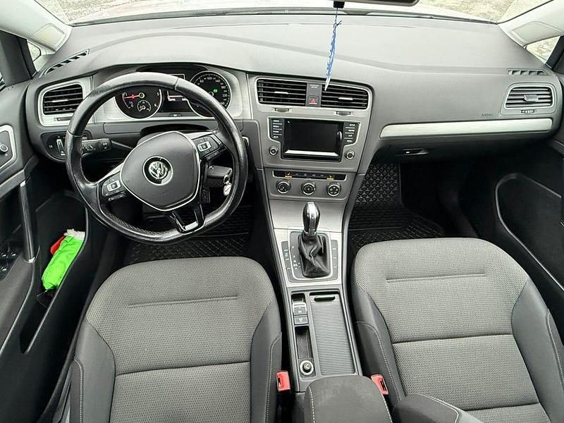 Begagnad VW Golf VII 105 HK (77 kW) 2015