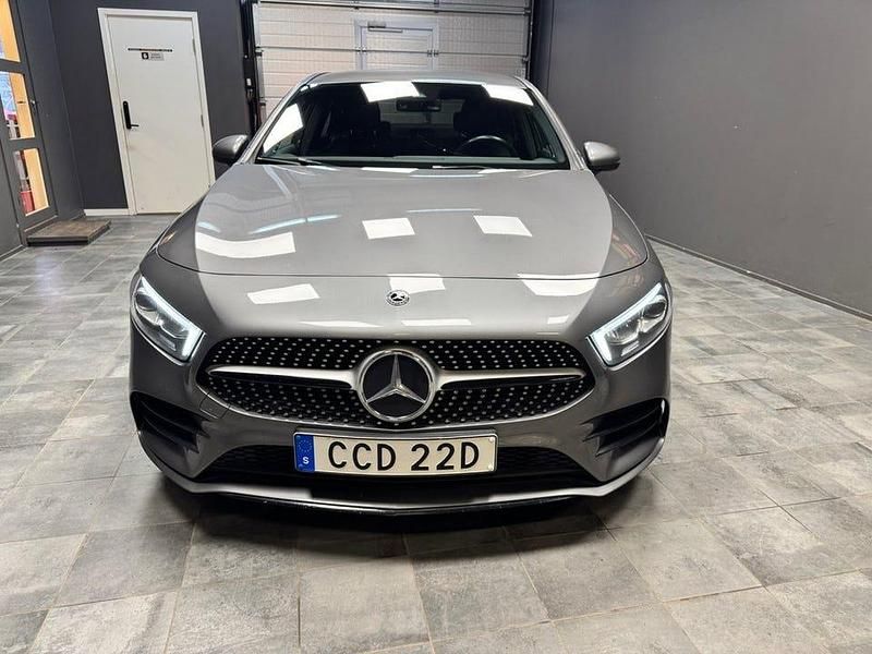 Begagnad Mercedes A200 AMG line 163 HK (119 kW) 2019 Mörkgrå Sedan
