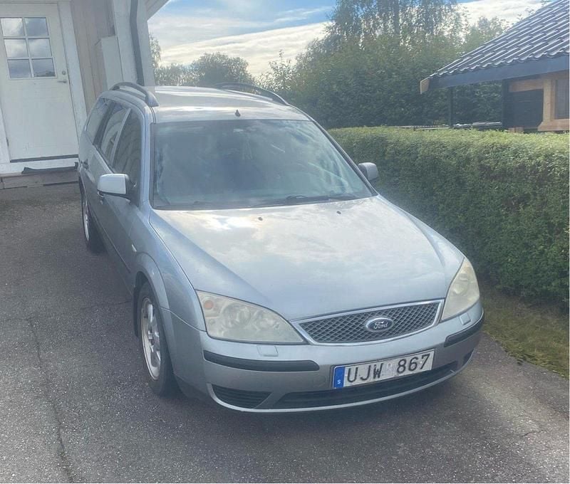Grå Begagnad 2003 Ford Mondeo Kombi | 10 000 kr (Marknadspris) - Bild 1/4
