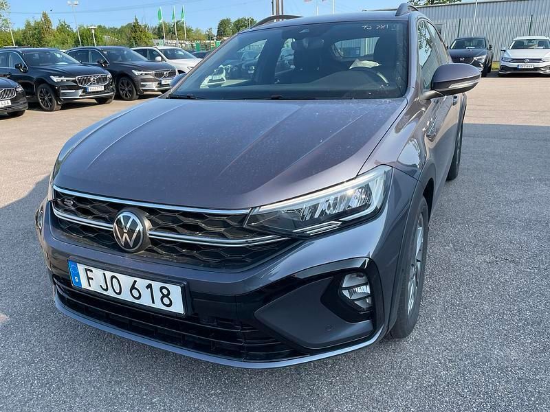 Smoke grey metallic Begagnad 2024 VW Taigo R-line SUV | 269 000 kr (Marknadspris) - Bild 1/2