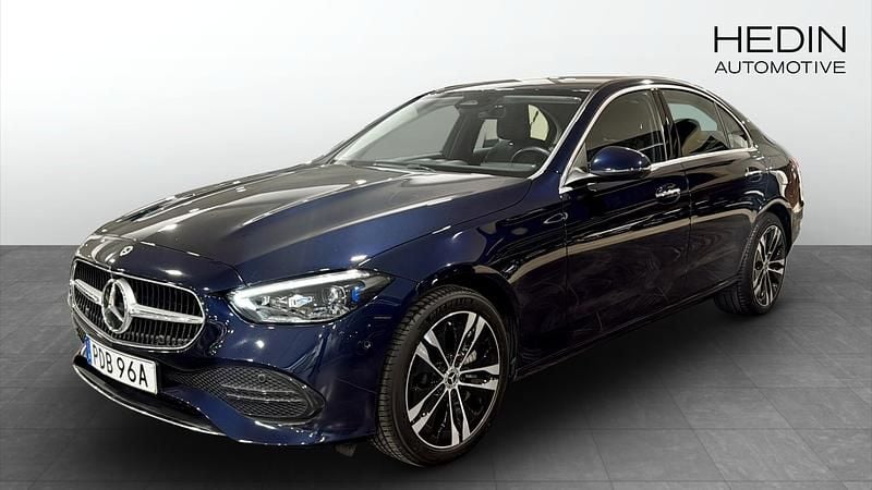 Blå Begagnad 2022 Mercedes C300e Sedan | 369 900 kr - Bild 1/4
