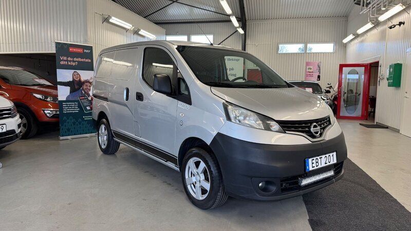 Silver Begagnad 2015 Nissan NV200 Van | 64 900 kr (Marknadspris) - Bild 1/4
