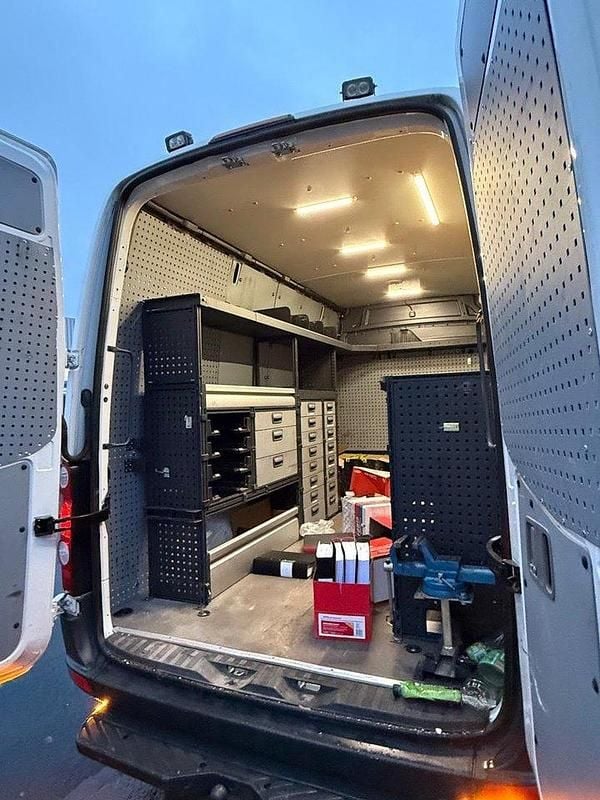 Vit Begagnad 2016 VW Crafter Van | 165 000 kr (Marknadspris) - Bild 1/4