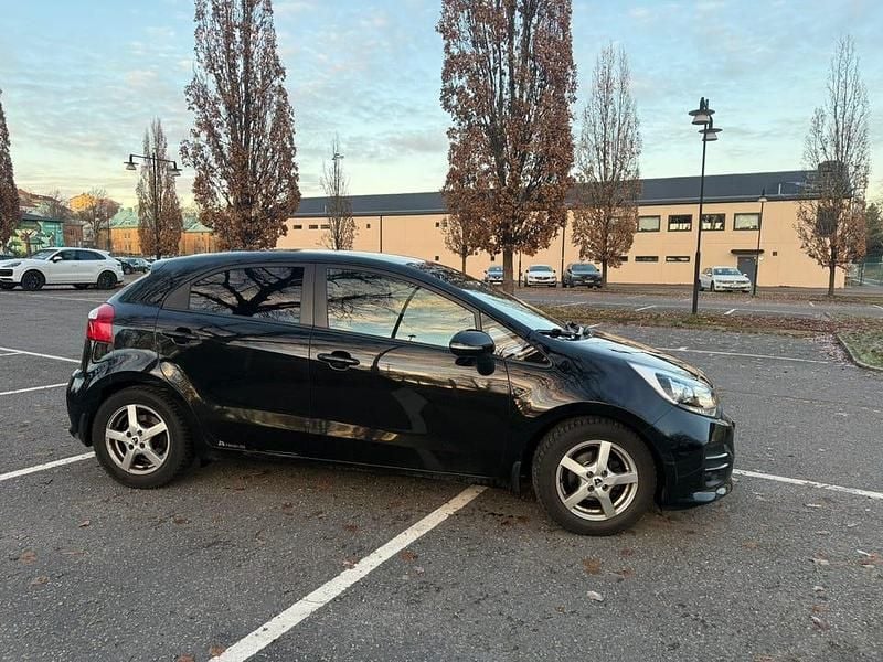 Begagnad Kia Rio 84 HK (61 kW) 2016 Halvkombi