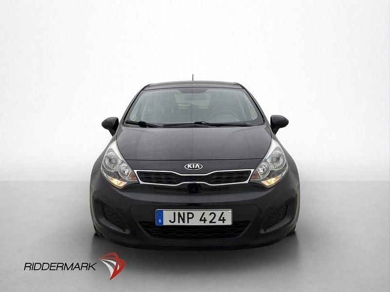 Begagnad Kia Rio 85 HK (62 kW) 2014 Svart Halvkombi