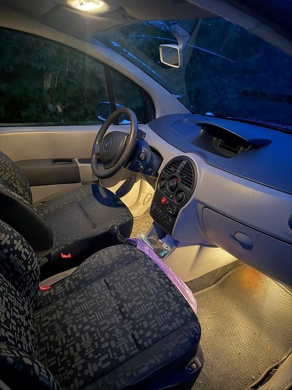 Begagnad Renault Modus 98 HK (72 kW) 2006 Minibuss