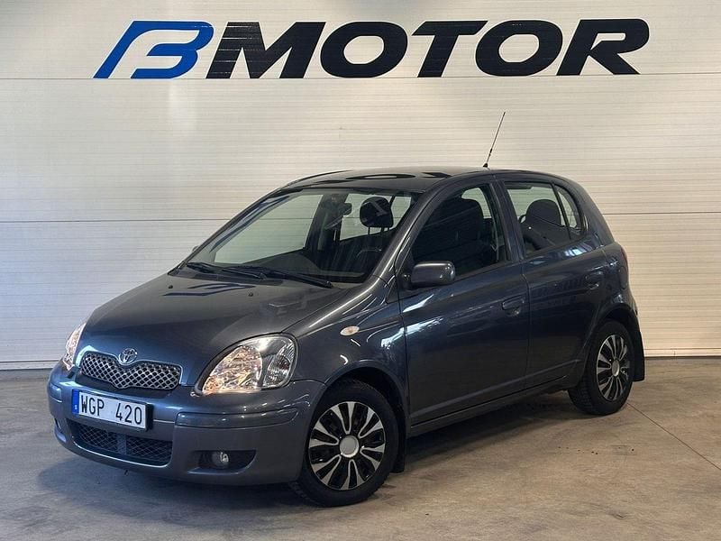 Blå Begagnad 2004 Toyota Yaris Halvkombi | 34 900 kr (Marknadspris) - Bild 1/4