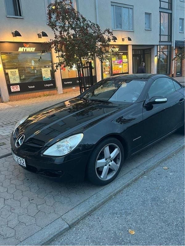 Svart Begagnad 2006 Mercedes SLK200 Cab | 95 000 kr (Superpris) - Bild 1/3