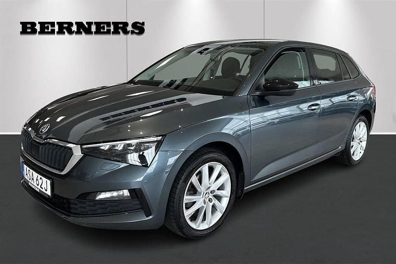 Grå Begagnad 2020 Skoda Scala Halvkombi | 179 900 kr (Bra pris) - Bild 1/4