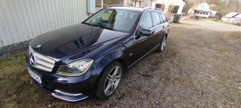 Blå Begagnad 2012 Mercedes C220 Kombi | 58 000 kr (Marknadspris) - Bild 1/2